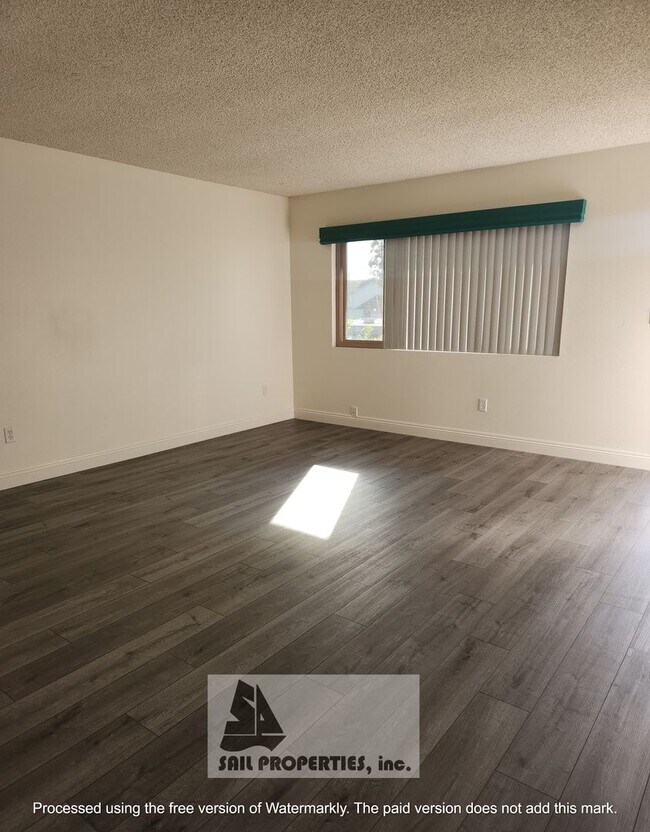 Building Photo - 16551 Le Grande Ln