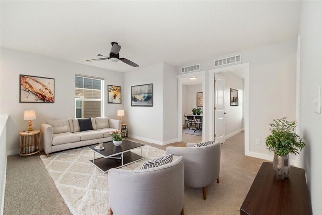 Building Photo - Outstanding Townhome W/ Large 3 Bed- 2.5 Bath and 2-Car Garage!