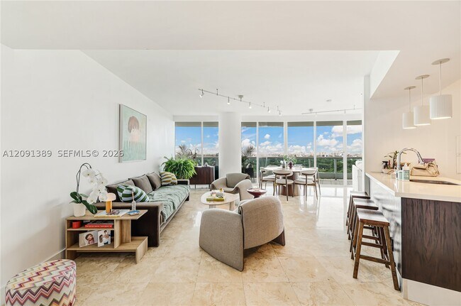 Building Photo - 2127 Brickell Ave