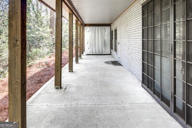 Building Photo - 1921 Walthall Dr NW
