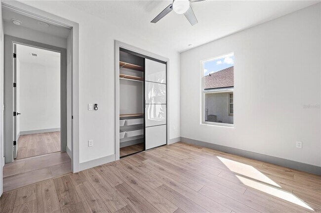 Building Photo - 11 Ethan Allen Dr