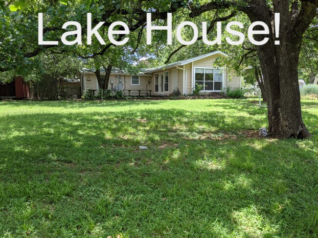 Building Photo - 7472 Love Cir