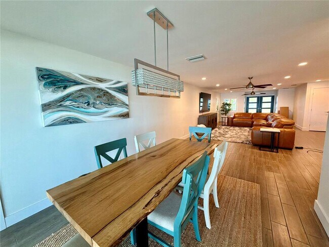Building Photo - 980 Boca Ciega Isle Dr