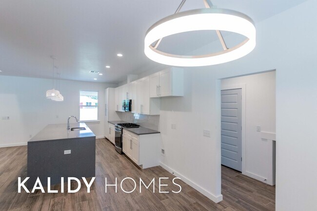 Building Photo - 1679 Kalidy Dr