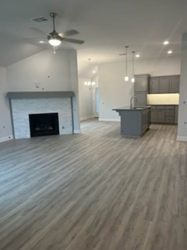 Building Photo - 1st Month Free!