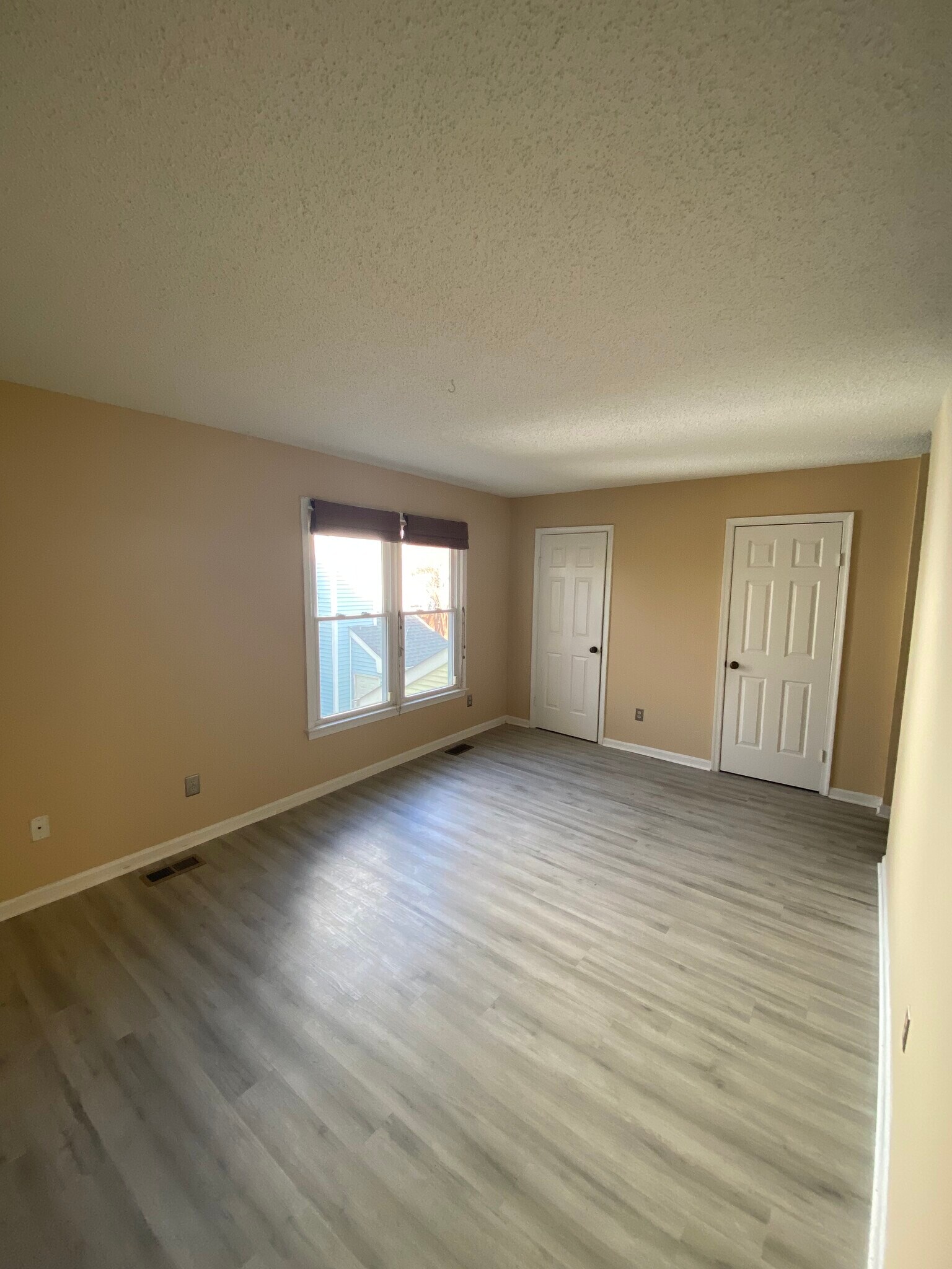 2nd floor front room - 524 Pine Tops Ct