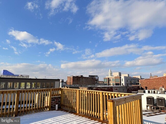 Building Photo - 136 N 3rd St