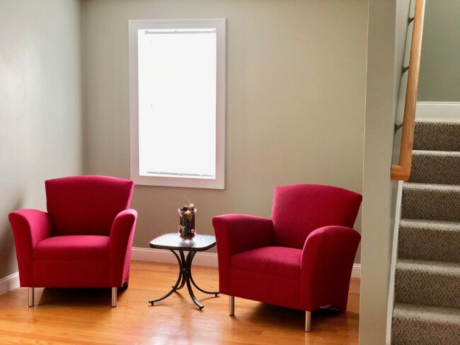 Building Photo - 17 The Strand