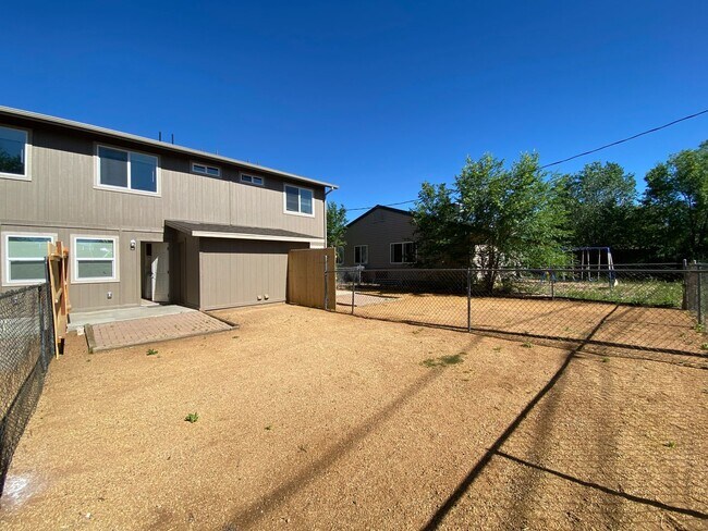 Building Photo - 3232 N Tani Rd
