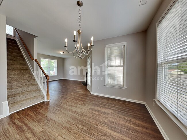 Building Photo - 209 Haywood Ln