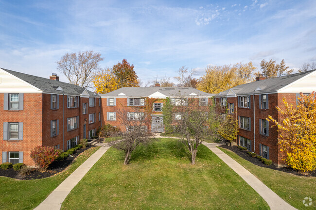 Building Photo - Highland View