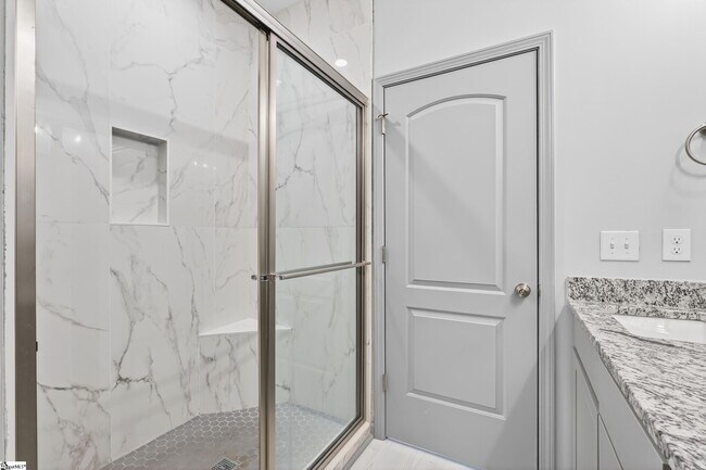 Building Photo - 404 Fairfield St