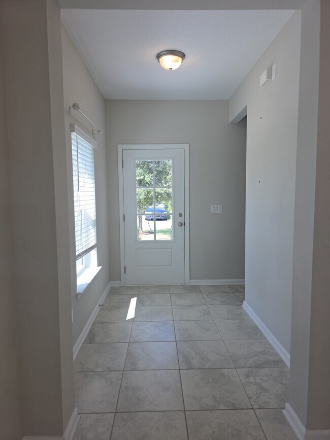 Building Photo - 312 Clarys Run