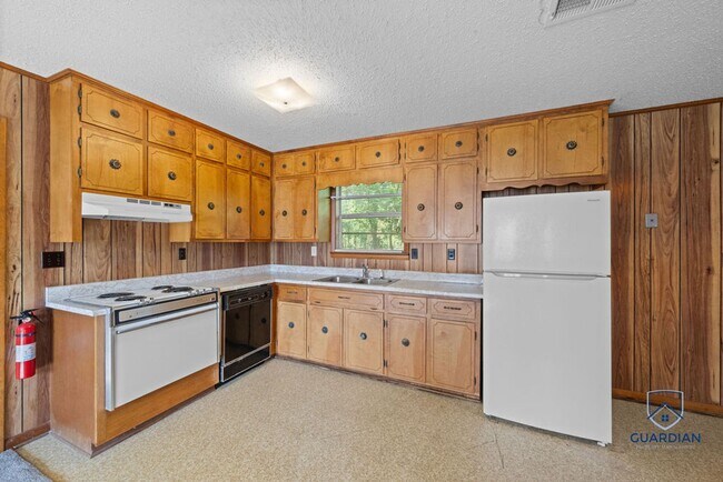 Building Photo - 503 N Hood Ave