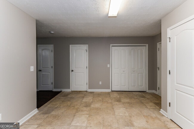 Building Photo - 2977 Fields Dr