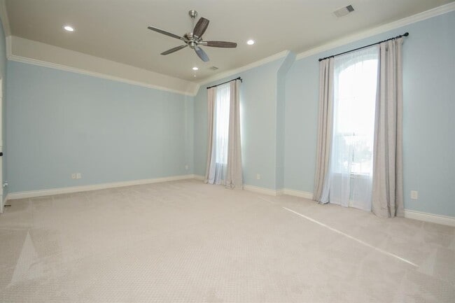 Building Photo - 64 Daffodil Meadow Pl