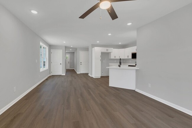 Building Photo - 164 S Ford St