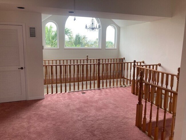 Building Photo - Family Friendly water front 3 Bedroom 3 bath Home with dock & lift -unfurnished-Available NOW