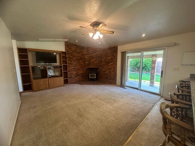 Building Photo - Charming Ranch Farmhouse in St. George – Spacious & Serene!