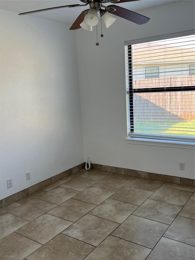 Building Photo - 1038 Trail Driver Cove