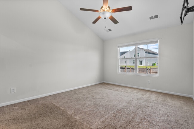 Building Photo - 424 Keeble Dr