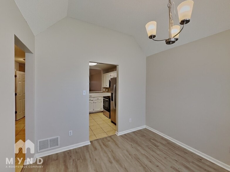 Building Photo - 8313 Regal Bend Dr