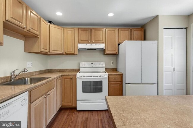 Building Photo - 337 Gundry Dr