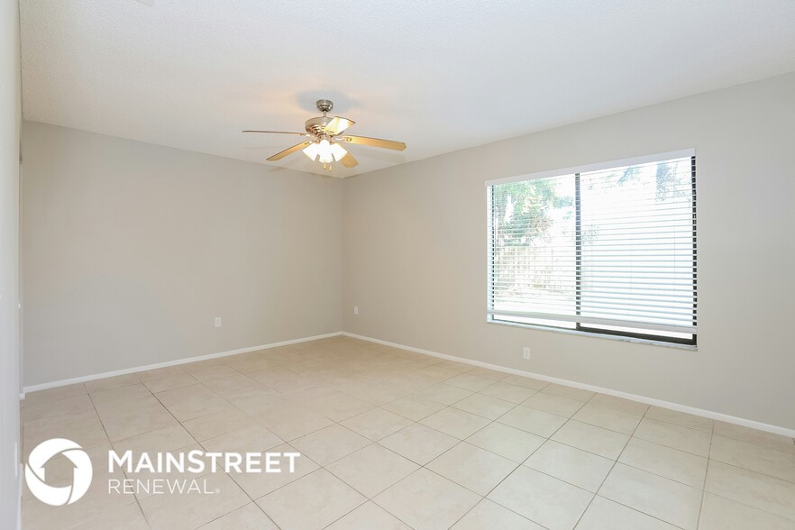 Building Photo - 8180 Lombra Ave