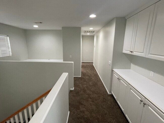 Building Photo - 1974 Arroyo Viejo Dr