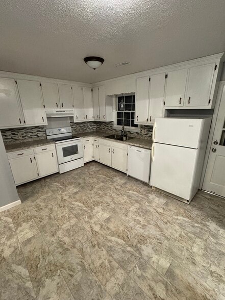 Building Photo - 101 Laurel Ct