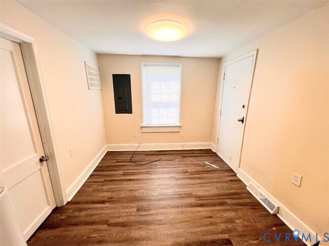 Building Photo - 237 S 12th Ave
