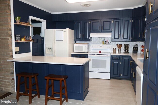 Building Photo - 25049 Ocean Gateway