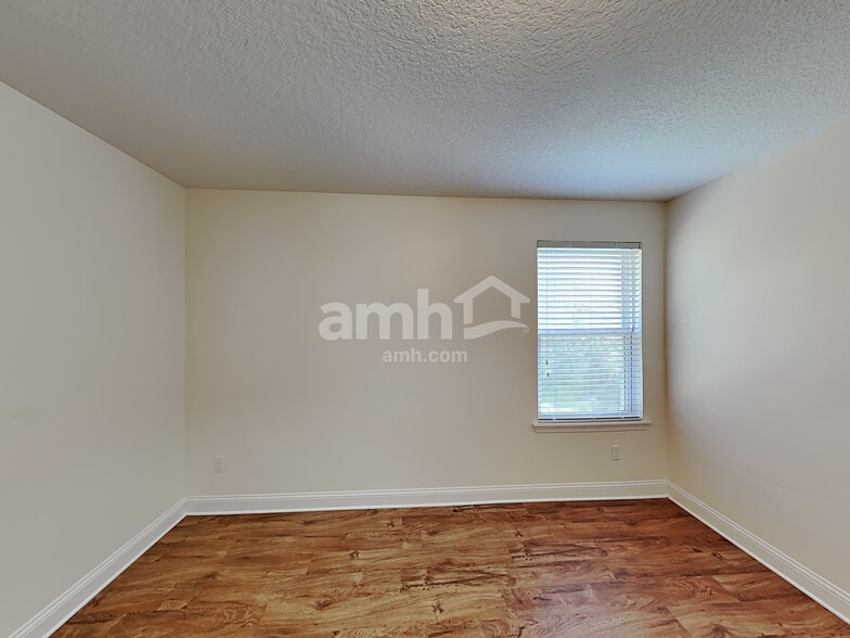 Building Photo - 327 Cortez Dr
