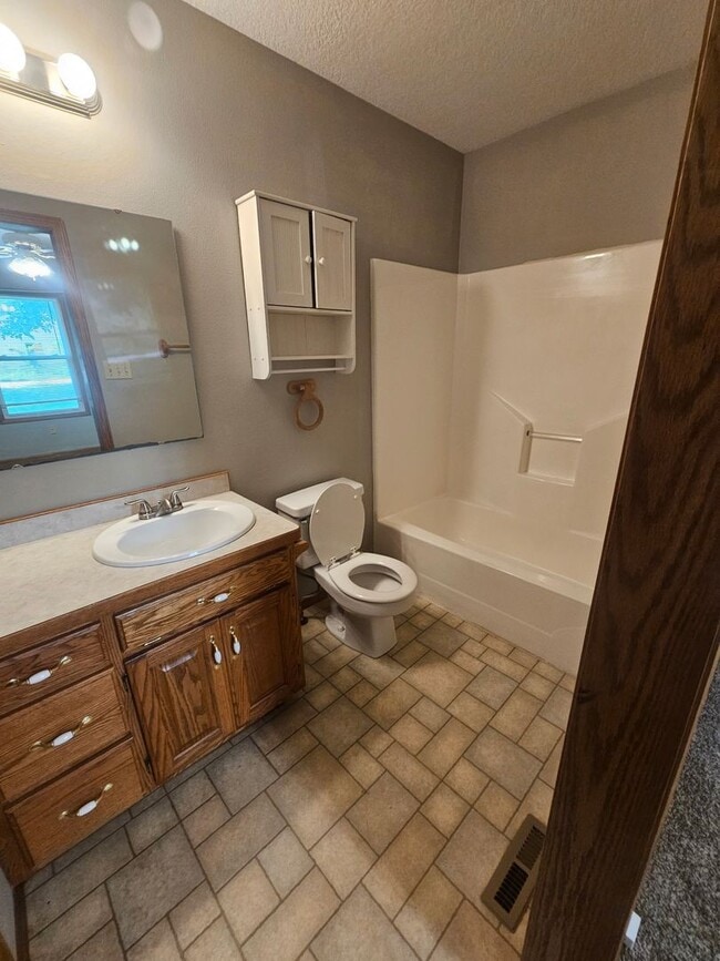 Building Photo - 521 E Park St