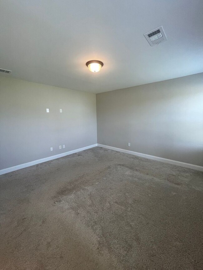 Building Photo - 337 Collier Rd