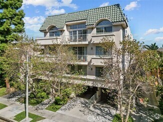 Building Photo - 4348 Mammoth Ave