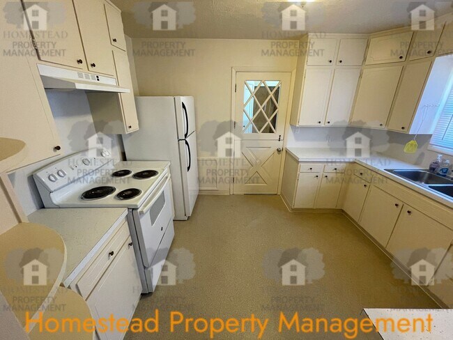 Building Photo - Welcome to your new home!