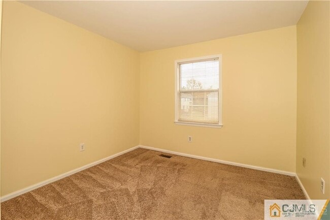 Building Photo - 18 Snowflake Ln