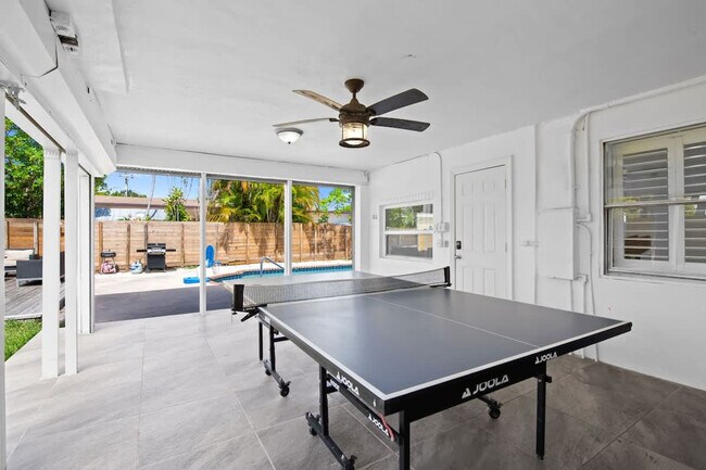 Building Photo - 871 NW 23rd Terrace