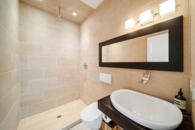 Building Photo - 3444 N Halsted St