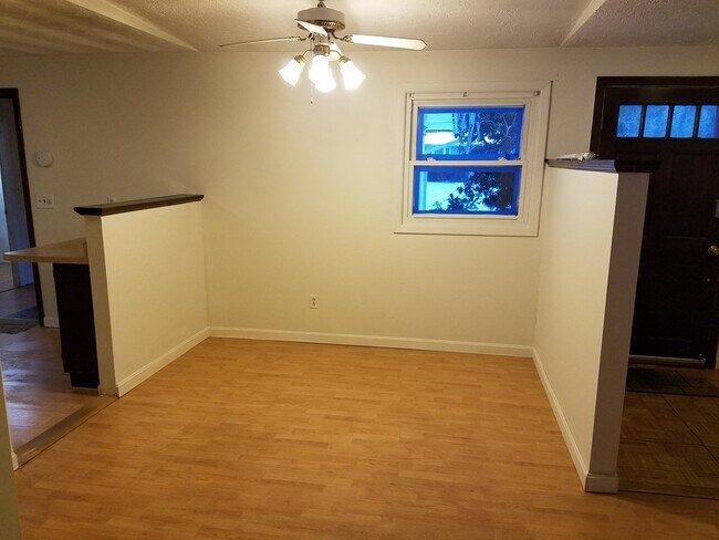 Building Photo - 19 Muriel Rd