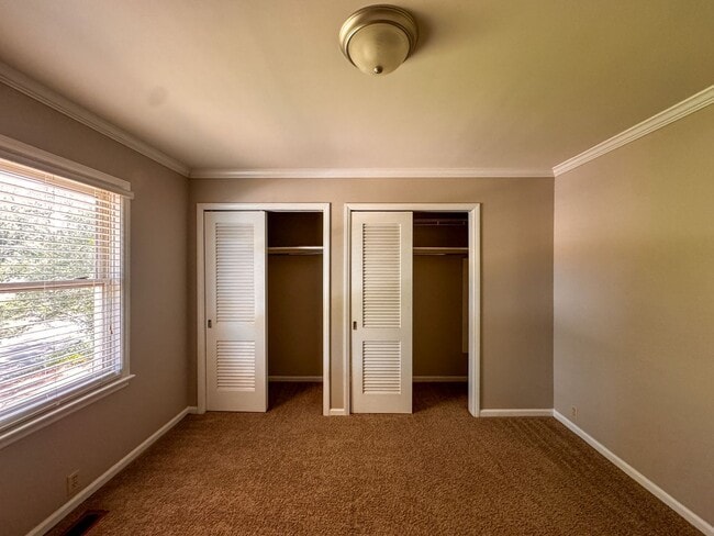 Building Photo - Beautiful Tri Level Home in Vanstory Hills