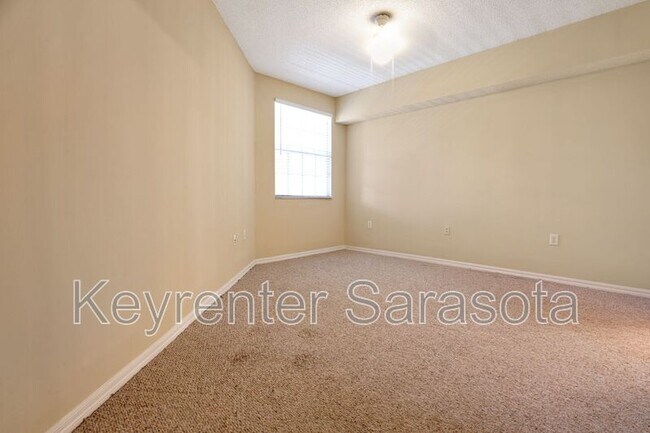 Building Photo - 5500 Bentgrass Dr