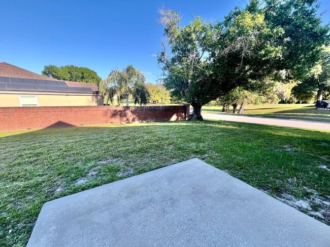 Building Photo - 1709 Pine Bay Dr