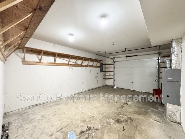 Building Photo - 1583 NE Jessica Loop