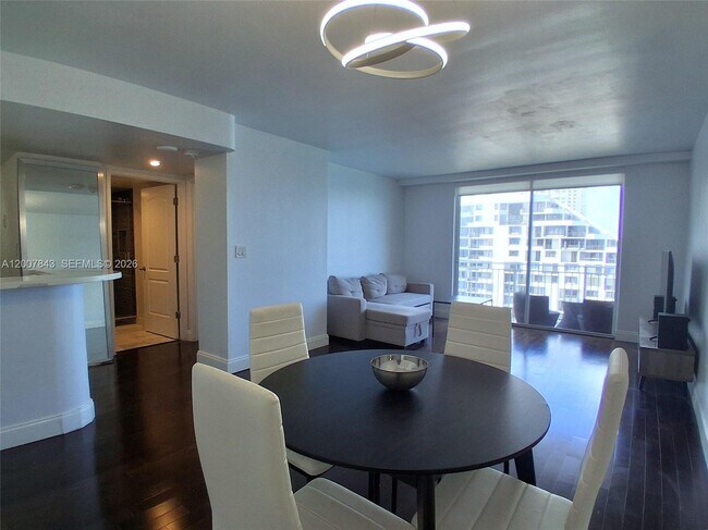 Building Photo - 770 Claughton Island Dr