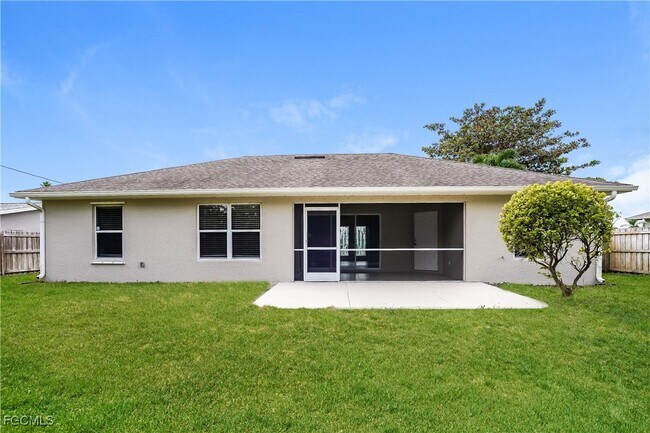 Building Photo - 1535 SE 42nd Terrace