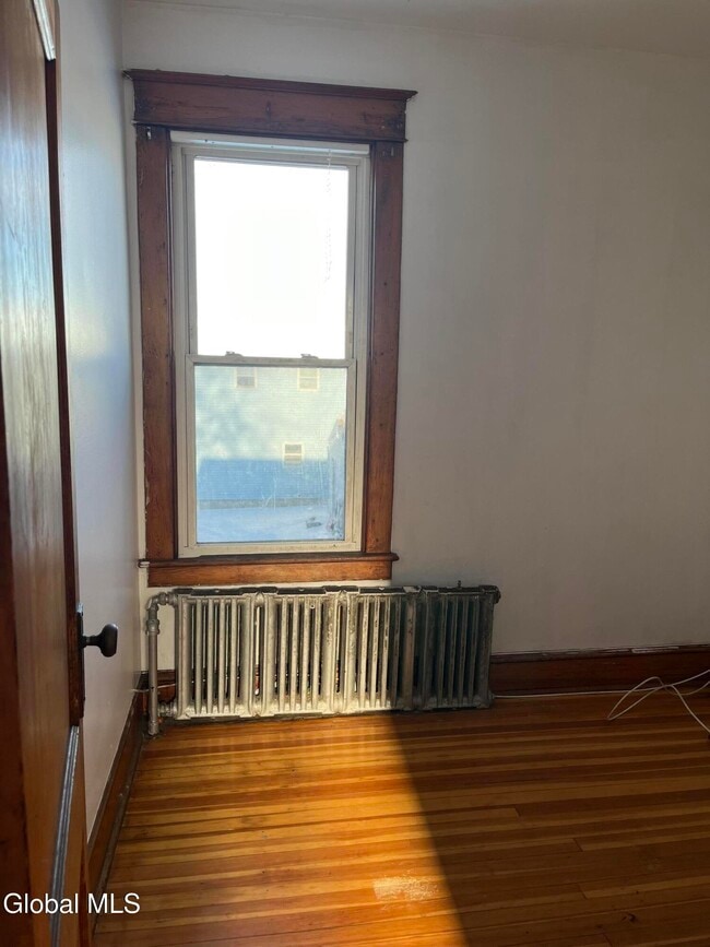 Building Photo - 154 Spring St