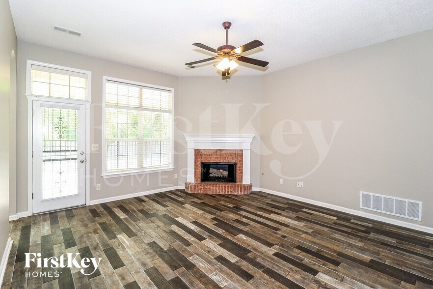 Building Photo - 1615 Farkleberry Dr