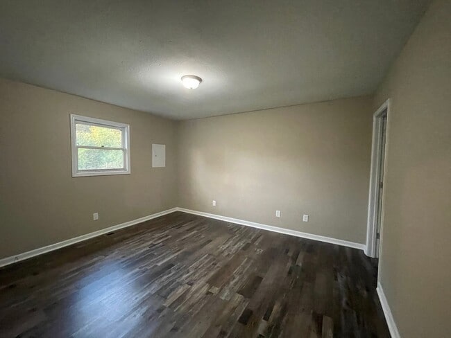 Building Photo - 1006 Northwood Dr